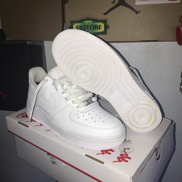 Air Force 1 Low - Picture 4 of 5